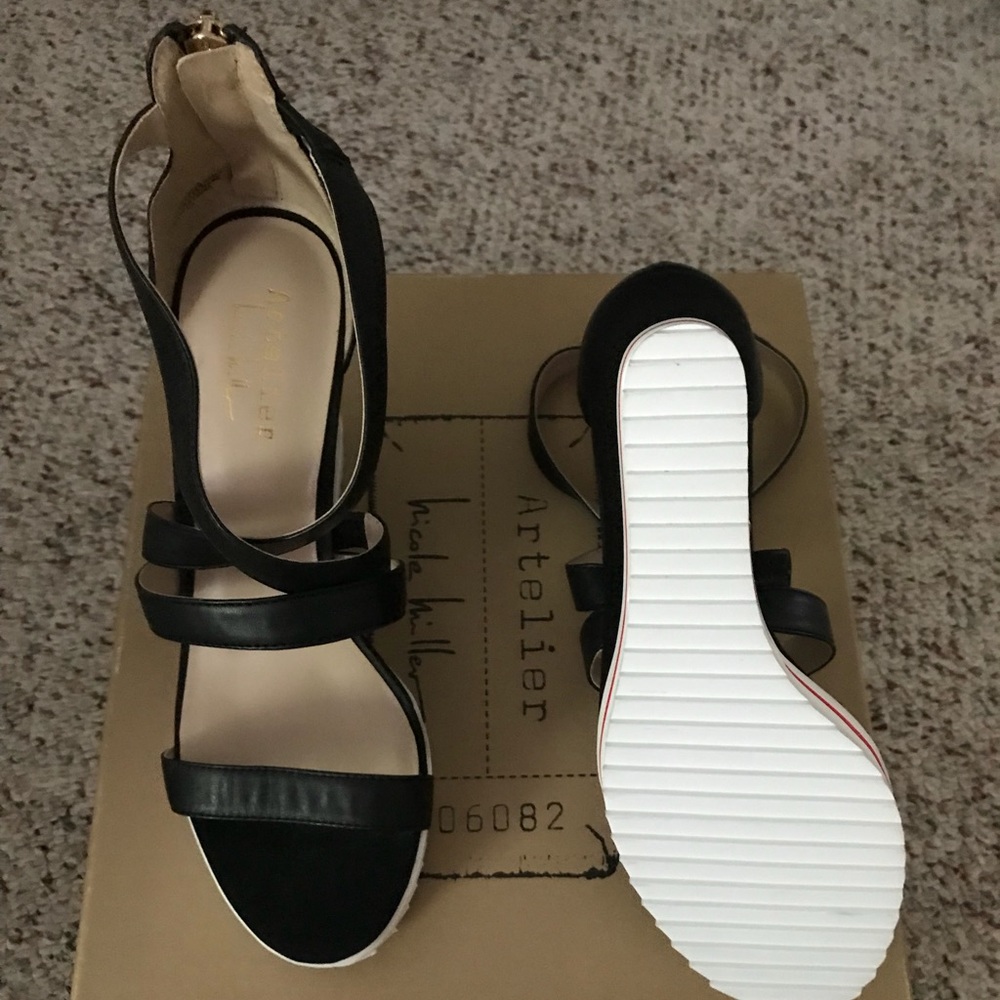 Sandals size 7